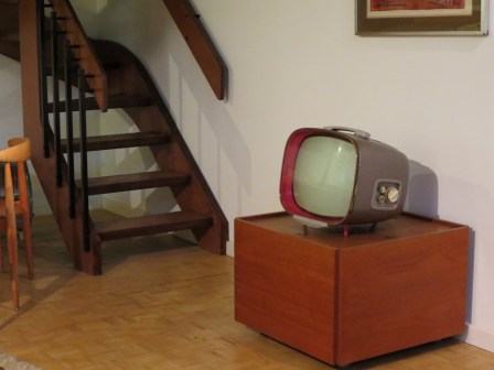 There was a whole room devoted to Mid-century design which was delightful, but I fell in love with the period television set. 