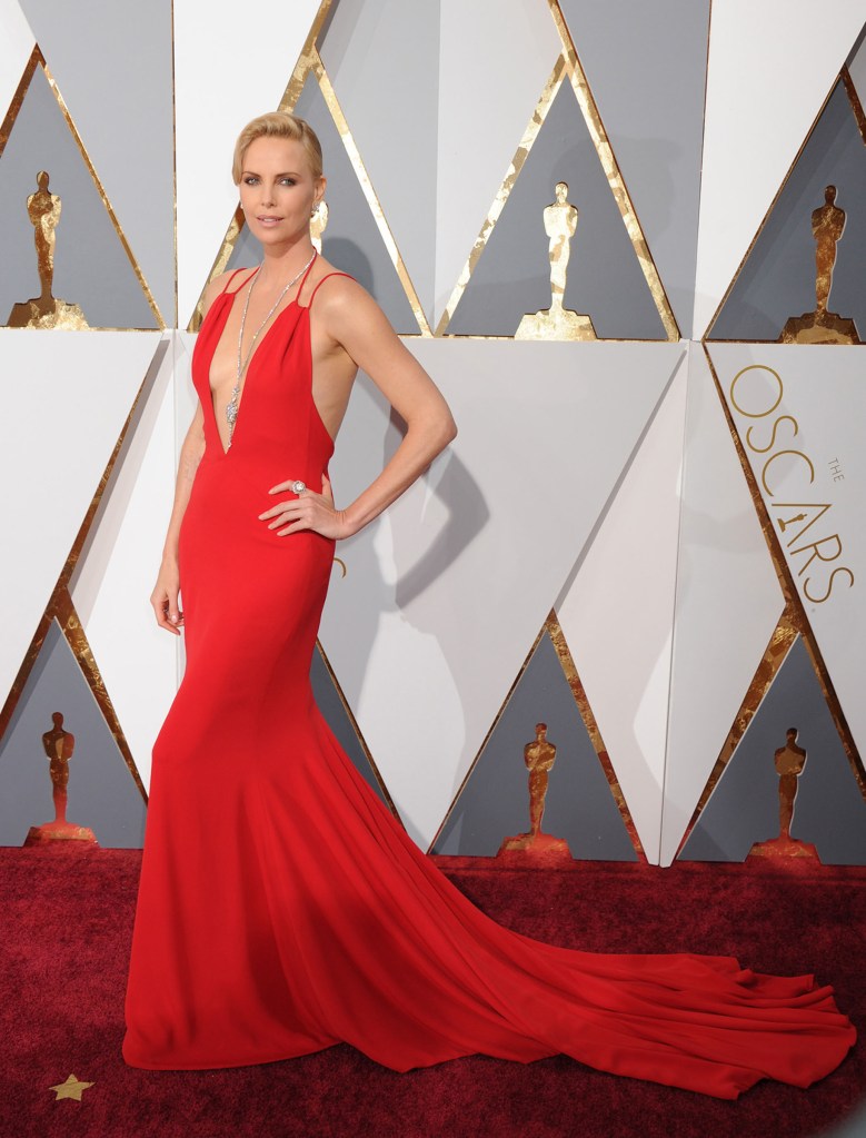 51982674 Celebrities arriving at the 88th Annual Academy Awards at the Hollywood & Highland Center in Hollywood, California on February 28, 2016. Celebrities arriving at the 88th Annual Academy Awards at the Hollywood & Highland Center in Hollywood, California on February 28, 2016. Pictured: Charlize Theron FameFlynet, Inc - Beverly Hills, CA, USA - +1 (310) 505-9876 RESTRICTIONS APPLY: NO FRANCE